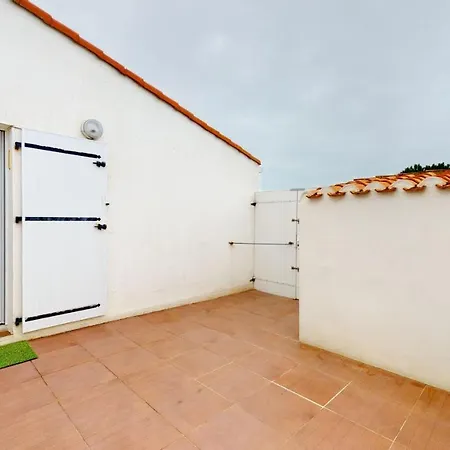 Holiday home Charmante Ferme Marine, Complexe Avec Piscine