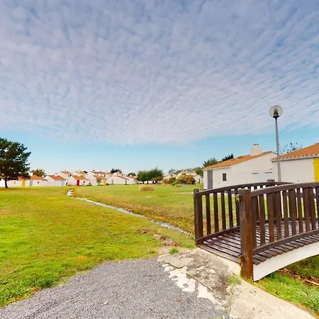 Charmante Ferme Marine, Complexe Avec Piscine Holiday home *